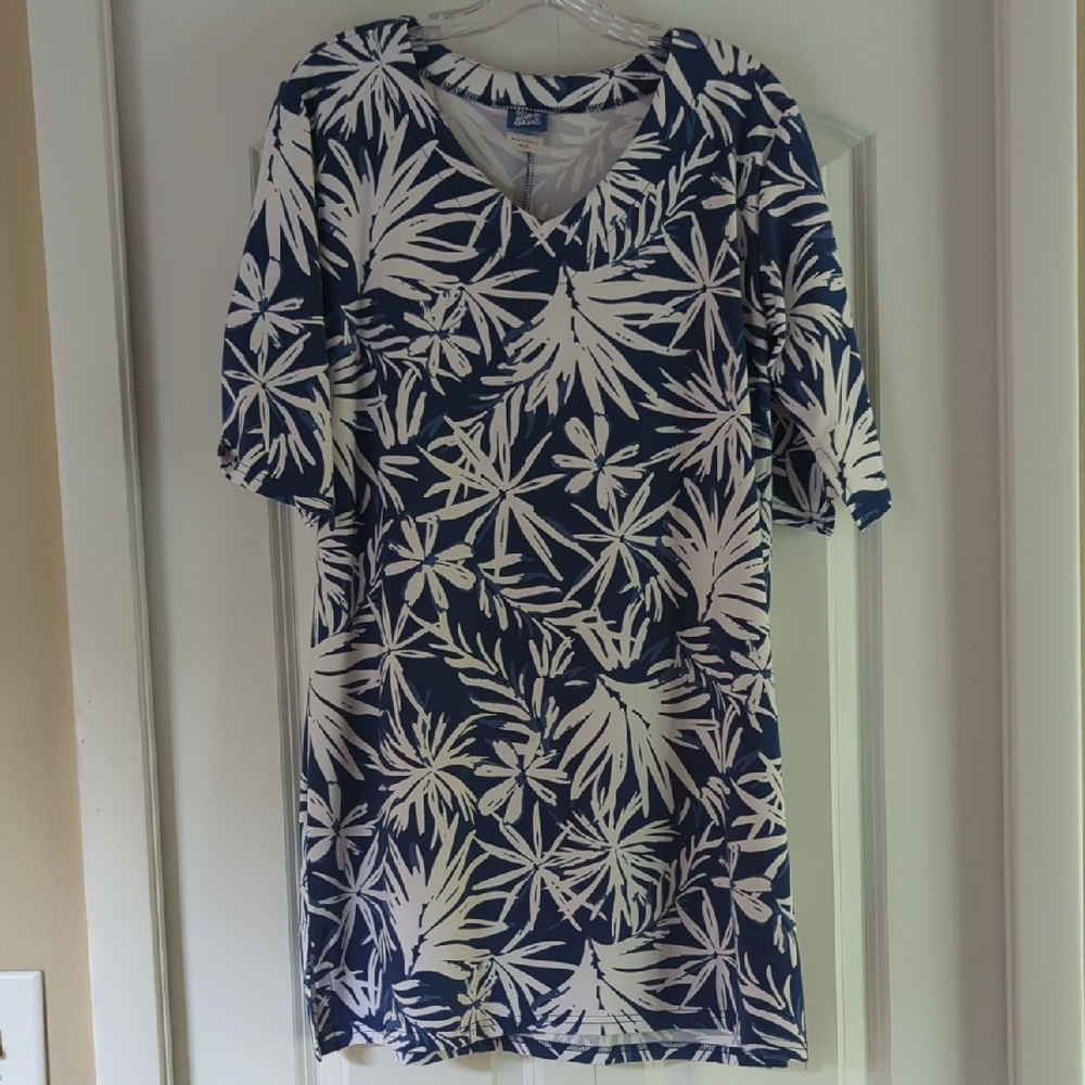 Ripskirt Hawaii Blue and White Floral Dress